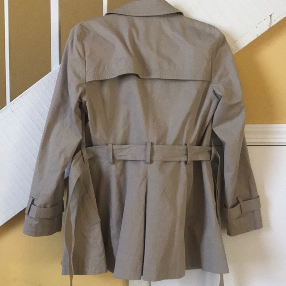 Banana Republic trench coat - Picture 4 of 4